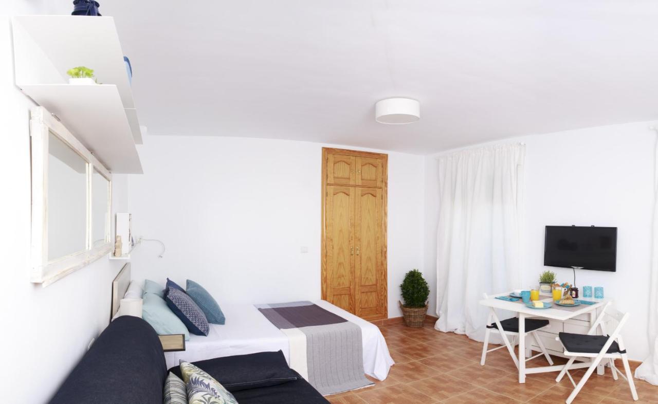 Sea & Wave Ventura Studio Apartment Málaga Eksteriør billede